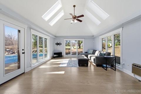 Tiny photo for 980 Persimmon Court, St. Charles, IL 60174 (MLS # 12639425)