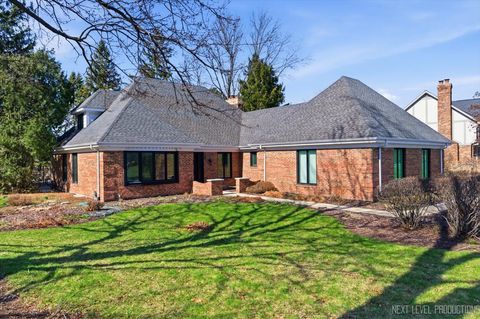 Photo of 980 Persimmon Court, St. Charles, IL 60174 (MLS # 12639425)