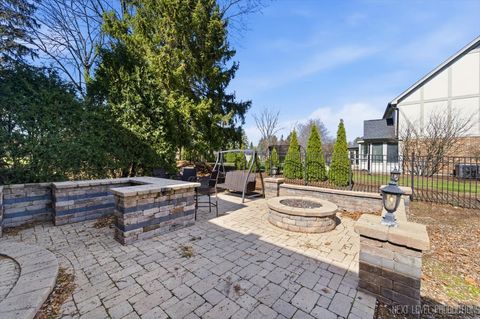 Tiny photo for 980 Persimmon Court, St. Charles, IL 60174 (MLS # 12639425)