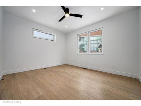 Tiny photo for 1124 W Addison Street #2, Chicago, IL 60613 (MLS # 12531158)