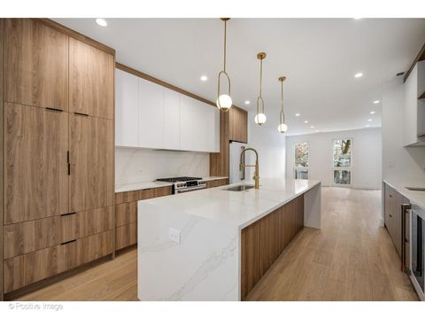 Tiny photo for 1124 W Addison Street #2, Chicago, IL 60613 (MLS # 12531158)