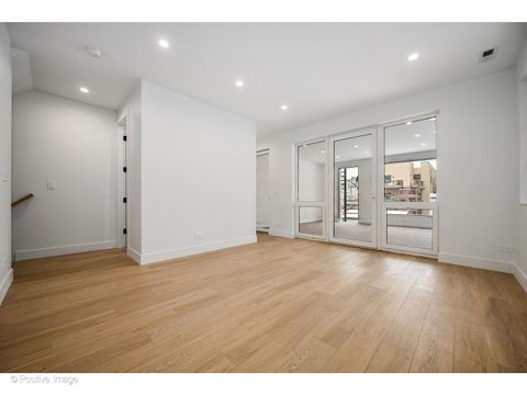 Photo of 1124 W Addison Street #2, Chicago, IL 60613 (MLS # 12531158)