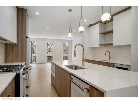 Tiny photo for 1124 W Addison Street #2, Chicago, IL 60613 (MLS # 12531158)