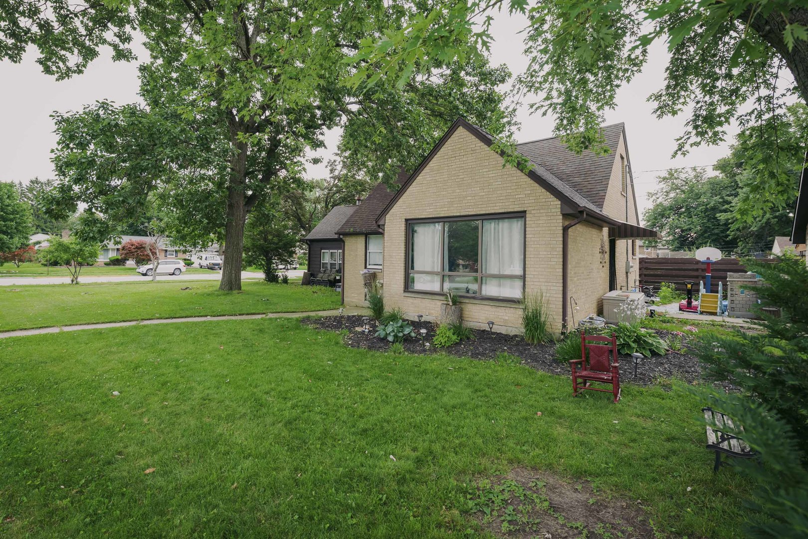 2115 LYDIA Street