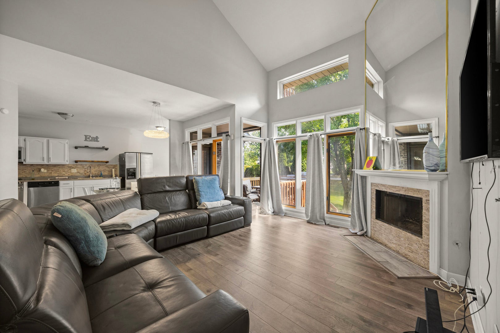 6909 Lexington Court