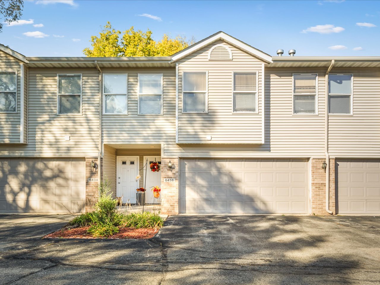 6436 N Reanna Way