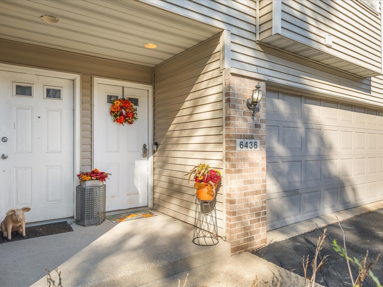 6436 N Reanna Way
