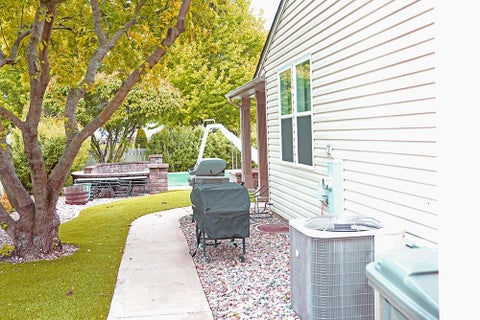 Tiny photo for 1000 Butterfield Circle E, Shorewood, IL 60404 (MLS # 12625893)