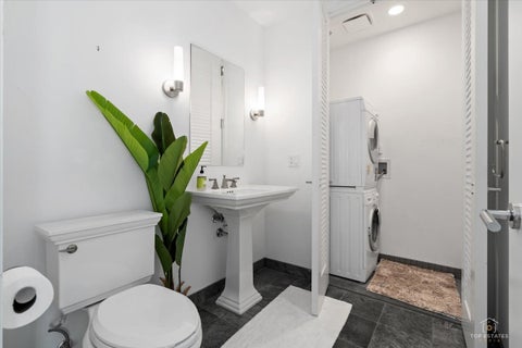 Tiny photo for 401 N Wabash Avenue #68B, Chicago, IL 60611 (MLS # 12758359)