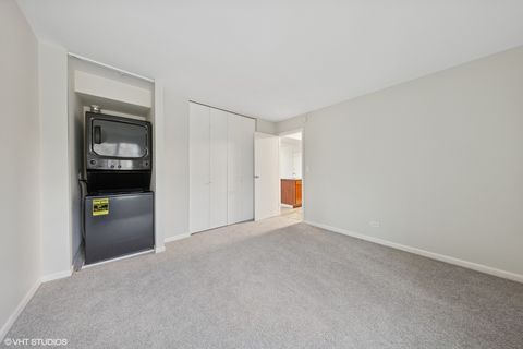 Tiny photo for 5809 Oakwood Drive #C, Lisle, IL 60532 (MLS # 12541885)