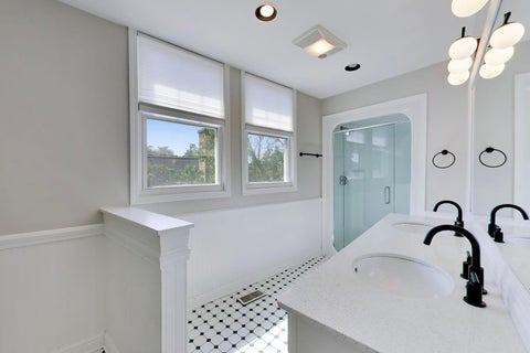 Tiny photo for 1820 S Ashland Avenue, Park Ridge, IL 60068 (MLS # 12738117)