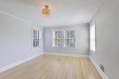 Tiny photo for 1820 S Ashland Avenue, Park Ridge, IL 60068 (MLS # 12738117)