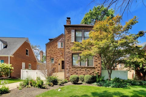 Tiny photo for 1820 S Ashland Avenue, Park Ridge, IL 60068 (MLS # 12738117)