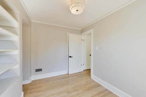 Tiny photo for 1820 S Ashland Avenue, Park Ridge, IL 60068 (MLS # 12738117)