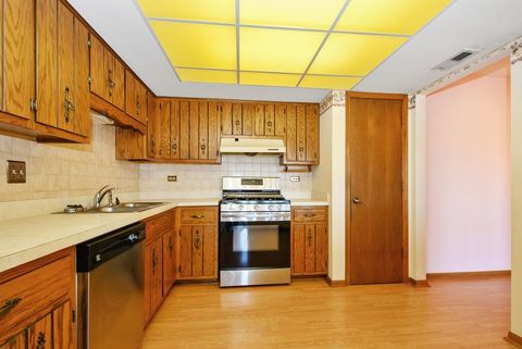 Tiny photo for 15704 Deerfield Court #2N, Orland Park, IL 60462 (MLS # 12627524)