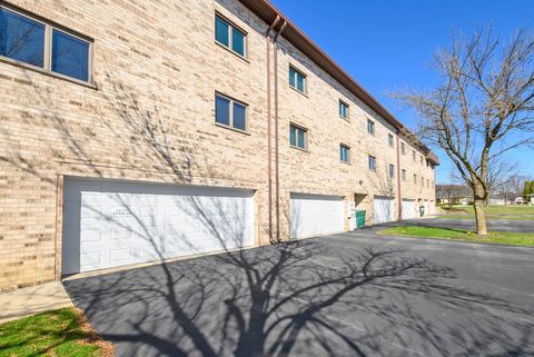 Tiny photo for 15704 Deerfield Court #2N, Orland Park, IL 60462 (MLS # 12627524)