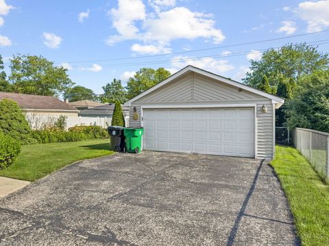 Tiny photo for 11115 Martindale Drive, Westchester, IL 60154 (MLS # 12686070)