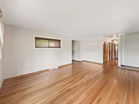Tiny photo for 11115 Martindale Drive, Westchester, IL 60154 (MLS # 12686070)