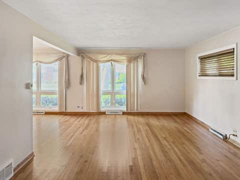 Tiny photo for 11115 Martindale Drive, Westchester, IL 60154 (MLS # 12686070)