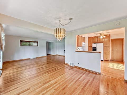 Tiny photo for 11115 Martindale Drive, Westchester, IL 60154 (MLS # 12686070)