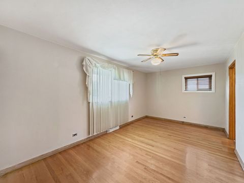 Tiny photo for 11115 Martindale Drive, Westchester, IL 60154 (MLS # 12686070)