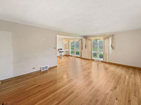 Tiny photo for 11115 Martindale Drive, Westchester, IL 60154 (MLS # 12686070)