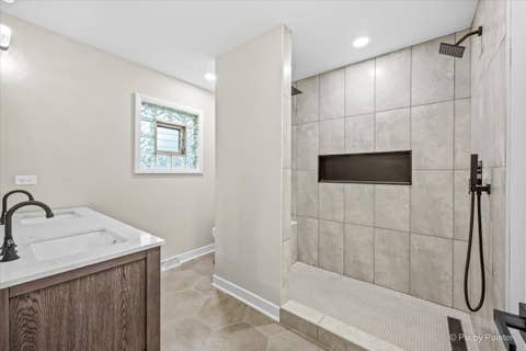Tiny photo for 662 Orchard Court, Roselle, IL 60172 (MLS # 12732885)