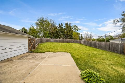 Tiny photo for 274 Kossuth Street, South Elgin, IL 60177 (MLS # 12645625)