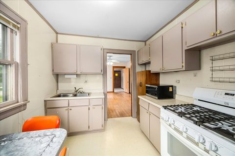 Tiny photo for 274 Kossuth Street, South Elgin, IL 60177 (MLS # 12645625)