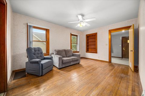 Tiny photo for 274 Kossuth Street, South Elgin, IL 60177 (MLS # 12645625)