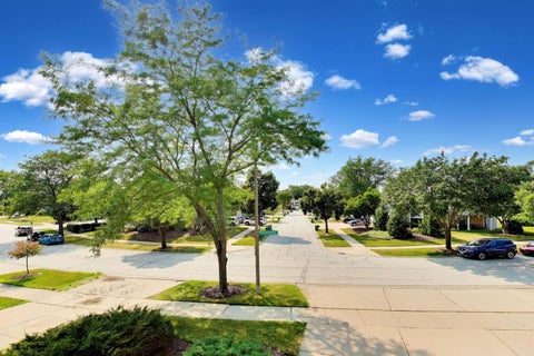 Tiny photo for 1225 Ranchview Court #0, Buffalo Grove, IL 60089 (MLS # 12715075)