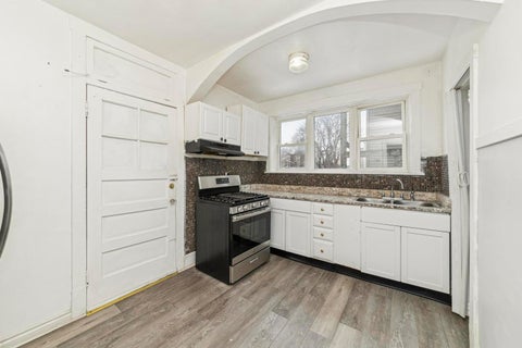 Tiny photo for 6206 N Francisco Avenue #2B, Chicago, IL 60659 (MLS # 12680304)