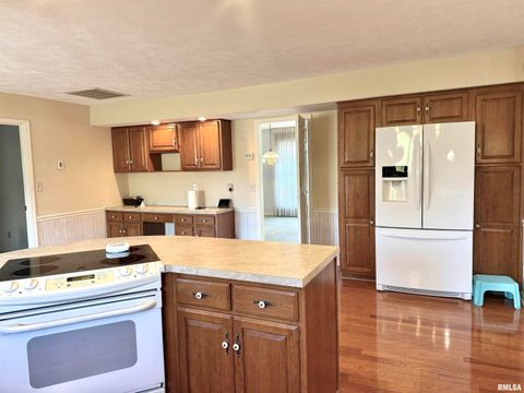 Tiny photo for 1810 Paula Lane, Marion, IL 62959 (MLS # EB460629)