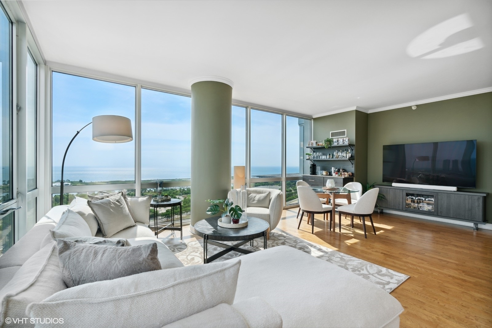 1629 S Prairie Avenue 2301