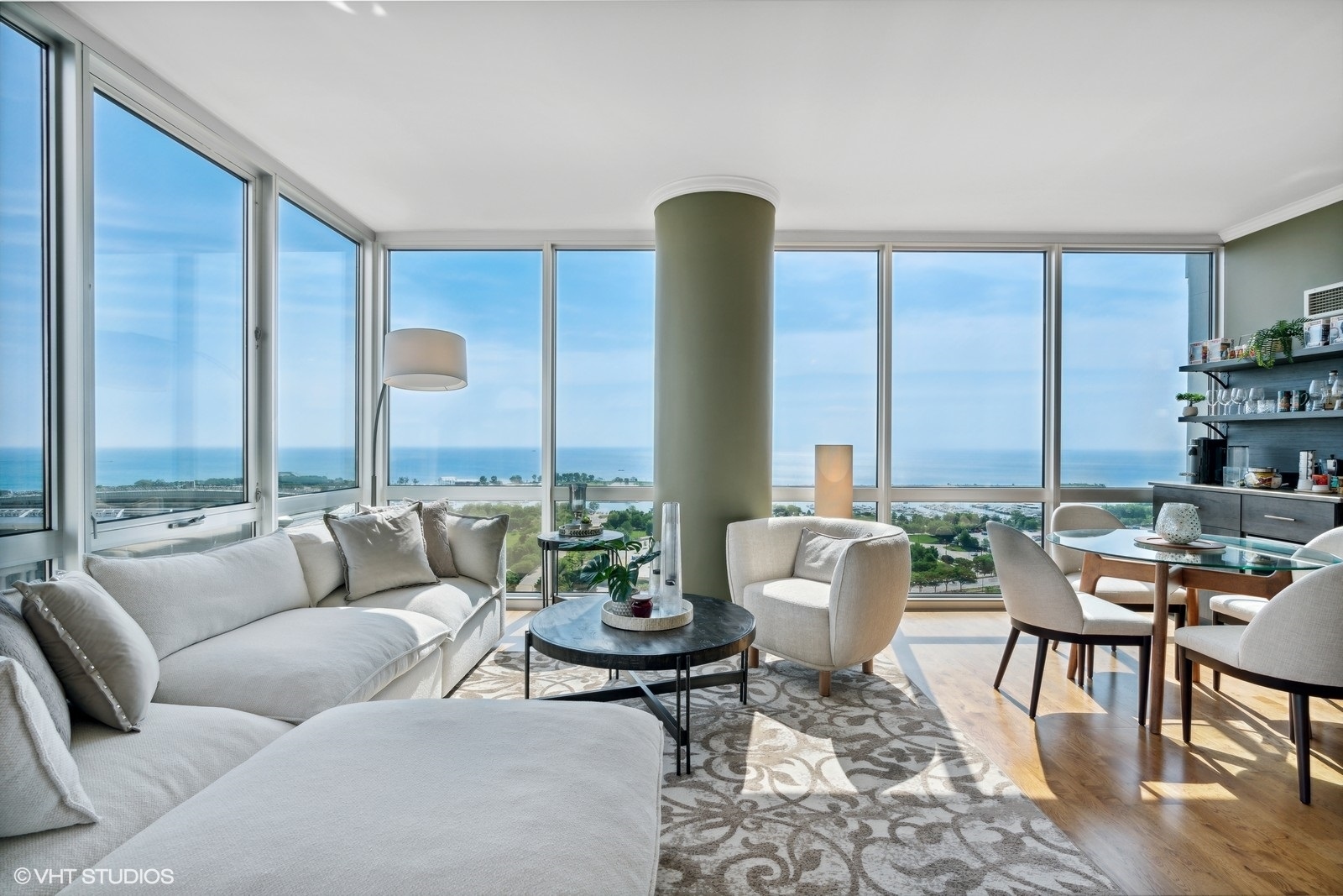 1629 S Prairie Avenue 2301