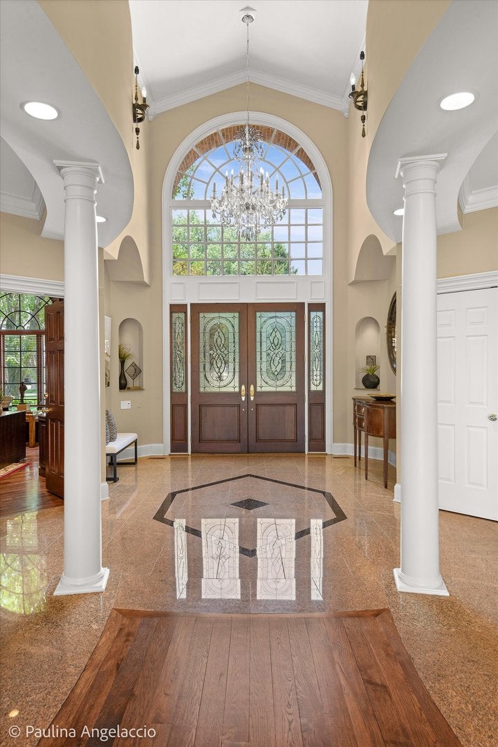 5 Hillburn Court