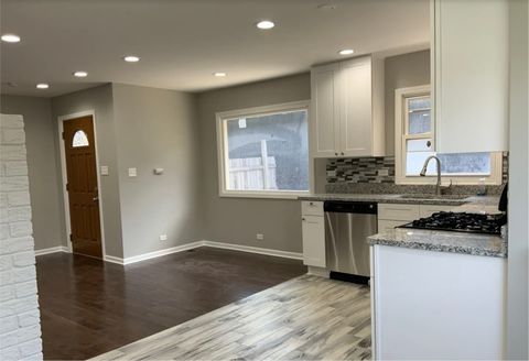 Tiny photo for 4642 S Hawthorne Avenue, Lyons, IL 60534 (MLS # 12458270)