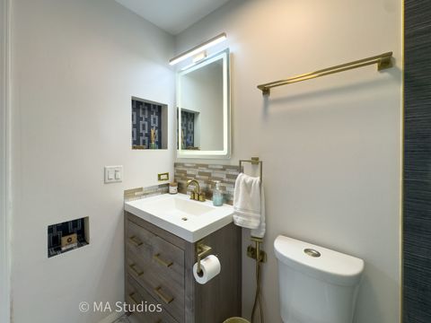 Tiny photo for 1140 W Newport Avenue #H, Chicago, IL 60657 (MLS # 12478322)