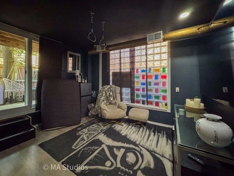 Tiny photo for 1140 W Newport Avenue #H, Chicago, IL 60657 (MLS # 12478322)
