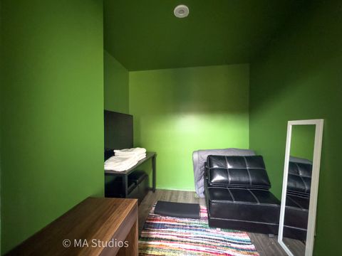 Tiny photo for 1140 W Newport Avenue #H, Chicago, IL 60657 (MLS # 12478322)