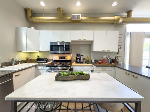 Tiny photo for 1140 W Newport Avenue #H, Chicago, IL 60657 (MLS # 12478322)