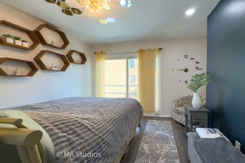 Tiny photo for 1140 W Newport Avenue #H, Chicago, IL 60657 (MLS # 12478322)