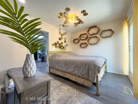 Tiny photo for 1140 W Newport Avenue #H, Chicago, IL 60657 (MLS # 12478322)