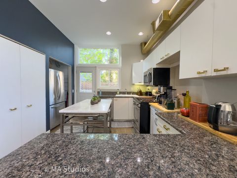 Tiny photo for 1140 W Newport Avenue #H, Chicago, IL 60657 (MLS # 12478322)
