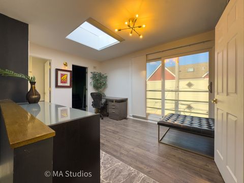 Tiny photo for 1140 W Newport Avenue #H, Chicago, IL 60657 (MLS # 12478322)