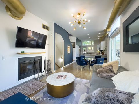 Tiny photo for 1140 W Newport Avenue #H, Chicago, IL 60657 (MLS # 12478322)