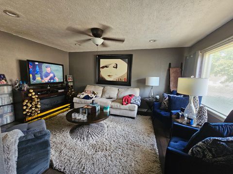 Tiny photo for 702 N Independence Avenue, Rockford, IL 61101 (MLS # 12500106)