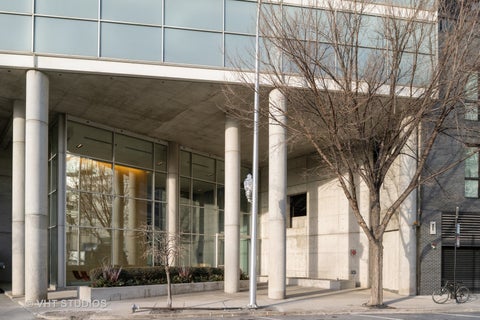 Photo of 510 W Erie Street #906, Chicago, IL 60654 (MLS # 12723805)