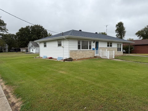 Tiny photo for 409 S Mill Street, Pinckneyville, IL 62274 (MLS # 12785468)