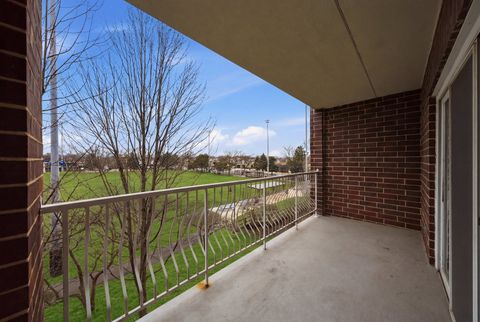Tiny photo for 7081 W Touhy Avenue #407, Niles, IL 60714 (MLS # 12583494)